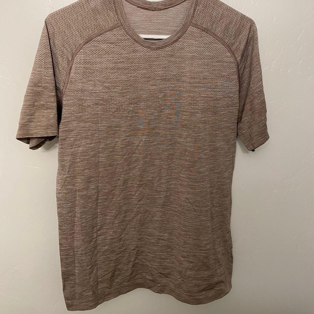 Men’s Lululemon Athletic Top